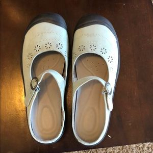 KEEN Mary Jane Sz 9